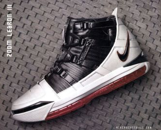 Lebron James previous shoes: Nike Air Zoom LeBron III
